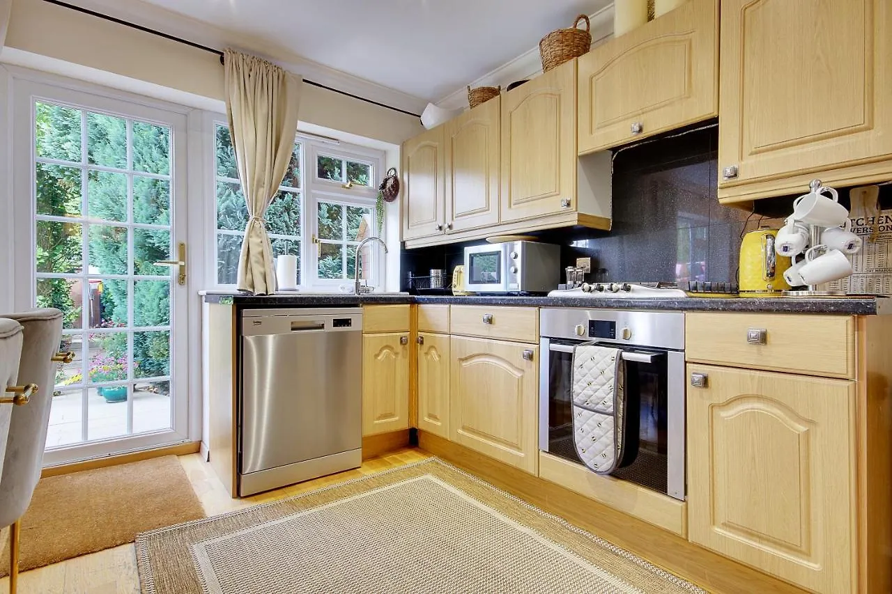 Talbot Woods Villa Bournemouth 0*,